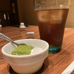Shokusai Ka Usagi - アイスティーと抹茶ケーキ