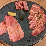焼肉 牛猿 - タン盛り合わせ