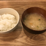 とんかつ成蔵 - ご飯と豚汁