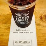 ALL DAY COFFEE - イートインにて。