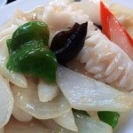 中国料理 海海 - イカの塩炒めのアップ