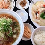 中国料理 海海 - 日替わりランチのＢ（イカ塩炒め）　680円