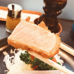 とんかつあさくら - 特上ロースとんかつ　断面