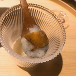 温石 - 蓮根の澱粉の自然な甘味と、炙った唐墨の香ばしさ、その塩味の三位一体に悶絶