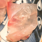 温石 - ハタのお腹部位。塩でいただきます。このハタの脂は旨味が充満。地味と滋味の相乗効果に悶絶。間違い無く今夜のナンバーワンです。