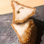 温石 - 白ナスです。ナスと油は相性が抜群。