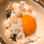 温石 - 鱧ソボロと甘長唐辛子の混ぜご飯に卵黄をトッピング