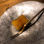 温石 - トウモロコシの葛焼き。表面をカラメリーゼ。メイラード反応が食欲をそそります