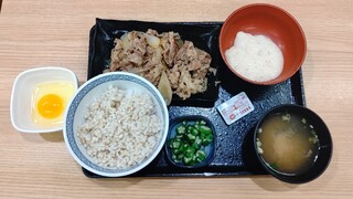 Yoshinoya - 牛皿麦とろ御膳657円・肉２倍盛り➕305円【税込価格】♪