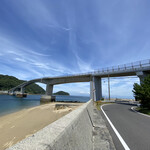 東和鮮魚 - この日は沖家室（おっかむろ）のお寺へ行きました。写真は沖家室大橋。