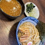 麺屋　武士道 - 濃厚豚骨魚介つけ麺 
薬味ねぎとほうれん草トッピング