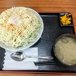 御食事処 小雪 - 豚スタミナ丼！・・・て言われても豚肉も米も見えん！