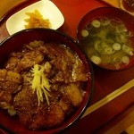 華鶏 - 豚丼（阿寒ポーク）７００円