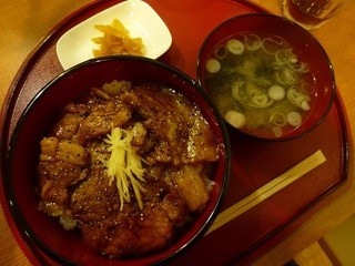 華鶏 - 豚丼（阿寒ポーク）７００円