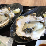 宮魚魚水産 - 岩牡蠣・蒸し850円