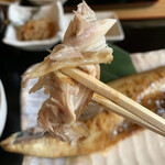 Oshokujidokoro Mitsuo - 鯖の塩焼き。脂の乗りがとても良く、かなりボリューミー❣️お店でも人気を博してる逸品とのことだ！