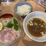 焼きあご塩らー麺 たかはし - こんな感じで❗️