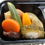 華山 - 昼のお弁当 ※煮物（崋山）