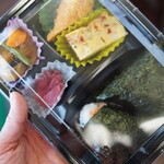 Okomeka Fe Mori No Tambo - おにぎり弁当（¥270）+チョイスしたおにぎりの価格