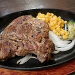 Steak House GRILLERS - ・ポークステーキ 200g(¥900)」のアップ。