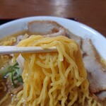 こく一番 ラーメン みどりや - 麵リフトアップ