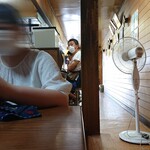 こく一番 ラーメン みどりや - 小上がりから撮ったショット