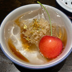 眞善美 - 四川夏の定番のデザート氷粉(ビンフェン)～ゼリーとかき氷を合わせ黒蜜と胡麻砂糖を掛けたデザート