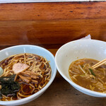 朝日屋 - 焼き大食べ終わる頃支那小がやってくる❣️