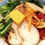 らーめん森や。 - 森やの冷やし中華・やまつ辻田さんの実主柚子の果汁をプラス‼️