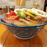 らーめん森や。 - しそ塩トマトらーめん・はるゆたか・カリフリチャーシュー・車麩