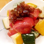 らーめん森や。 - 冷やしトマトとズッキーニのピクルスの宝石箱や〜