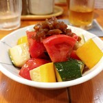 らーめん森や。 - 冷やしトマトとズッキーニのピクルスの宝石箱や〜