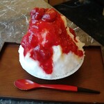 Sakeshim Masufuku - いちごと練乳と酒粕のかき氷（990円）