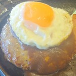 Forukusu - 厚切りベーコンと目玉焼きハンバーグランチ(目玉焼きハンバーグ)