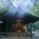 温石 - 歩いて行く途中の神社です