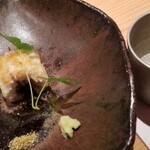 鮨 さかい - (10)炭火焼き海鰻(熊本県天草産)の白焼き
      お酒④石槌　純米　土用酒(愛媛)