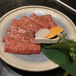 Yakiniku Sumibitei - 上ロース カルビよりトロける旨さ！薄ピンク色で食べるのが吉❣️歯がいらないお肉。