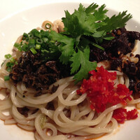 中国菜 老四川 飄香 銀座三越店 - 刻み唐辛子とカラカラ牛肉の和え麺