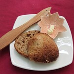 青空カフェ 和夢手 - 隣の畑でとれた小麦で作ったパン