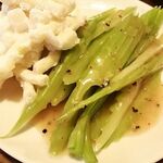 ざぶとん - 200円メニューのセロリの瞬間漬け！！！