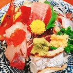 梅月 - 料理写真:アップ海鮮丼