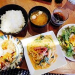 Roji Baru Hachibee - 1000円八兵衛人気ランチ