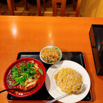 刀削麺 西安飯荘 - 