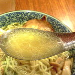 麺屋 空海 - 味玉そば（塩）・スープ