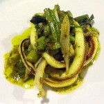 ガラムマサラ - イカと鶏軟骨のパクチー炒め