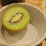 丸の内 タニタ食堂 - フルーツ、キューイー
