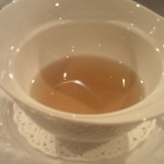 横浜うかい亭 - コンソメスープ　２週間かかって作る