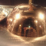 横浜うかい亭 - 塩で蒸し焼き中