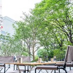 Tsubamesanjo Bit - こんな素敵なテラスでワイン飲みたいな。