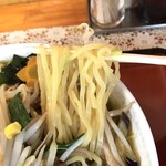 大吉 - チャーシューメン　麺アップ